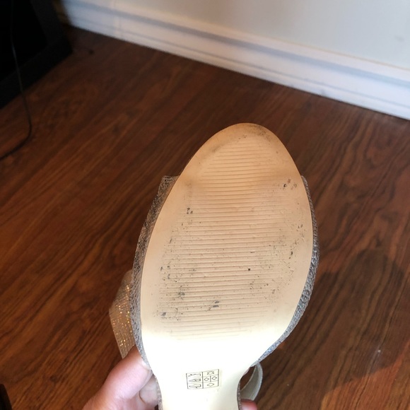 Nine West leather open toe heels, nude and silver, size 9 1/2 - Picture 5 of 6